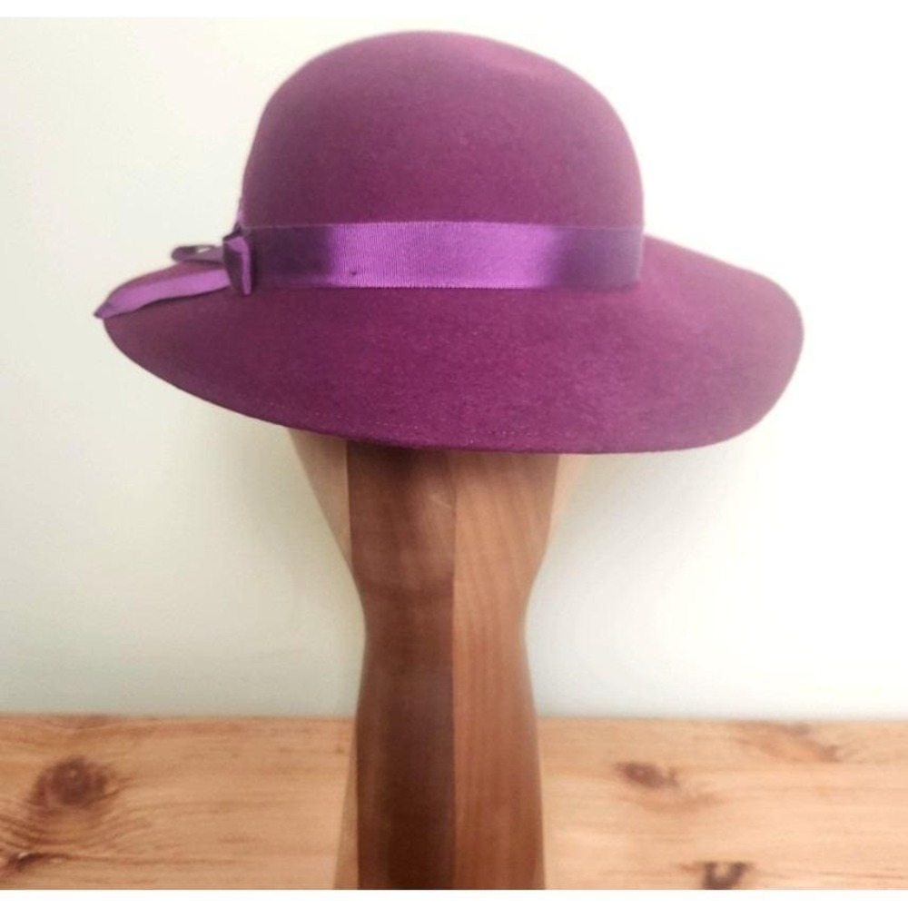 Vintage Burberrys Magenta Purple 100% Wool Felt Cloche Hat Made in England Box - Picture 7 of 9